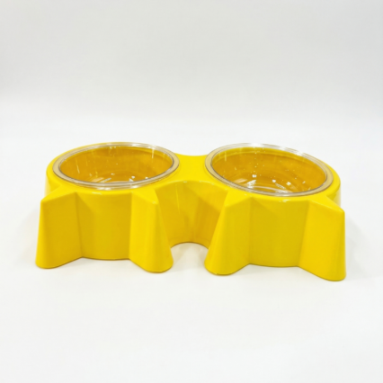 Double plastic plate with a small glass